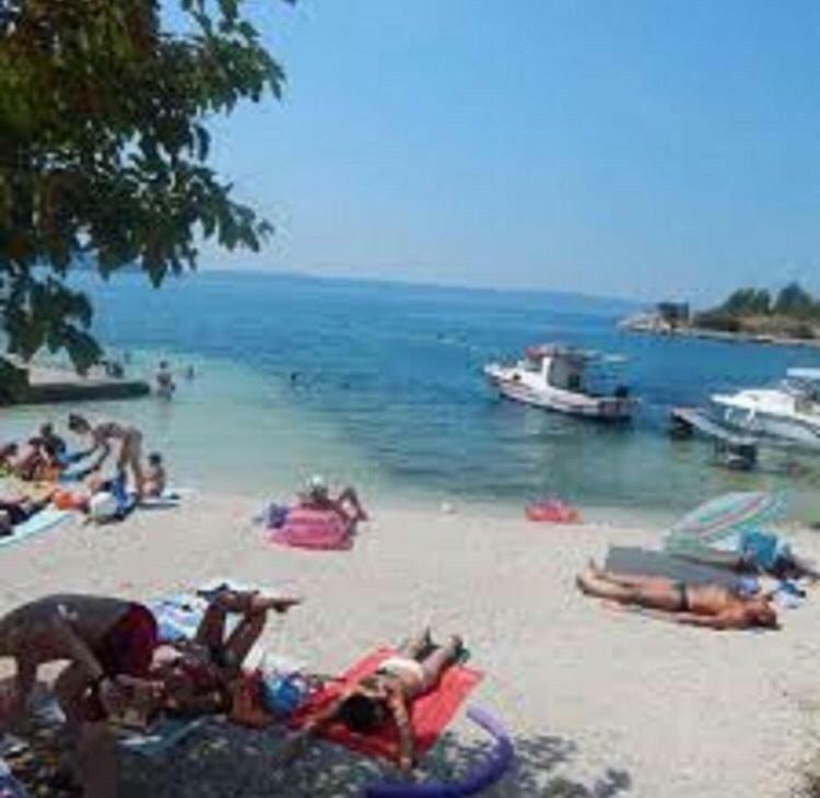 Apartments Toni With Free Parking Kastela Luaran gambar